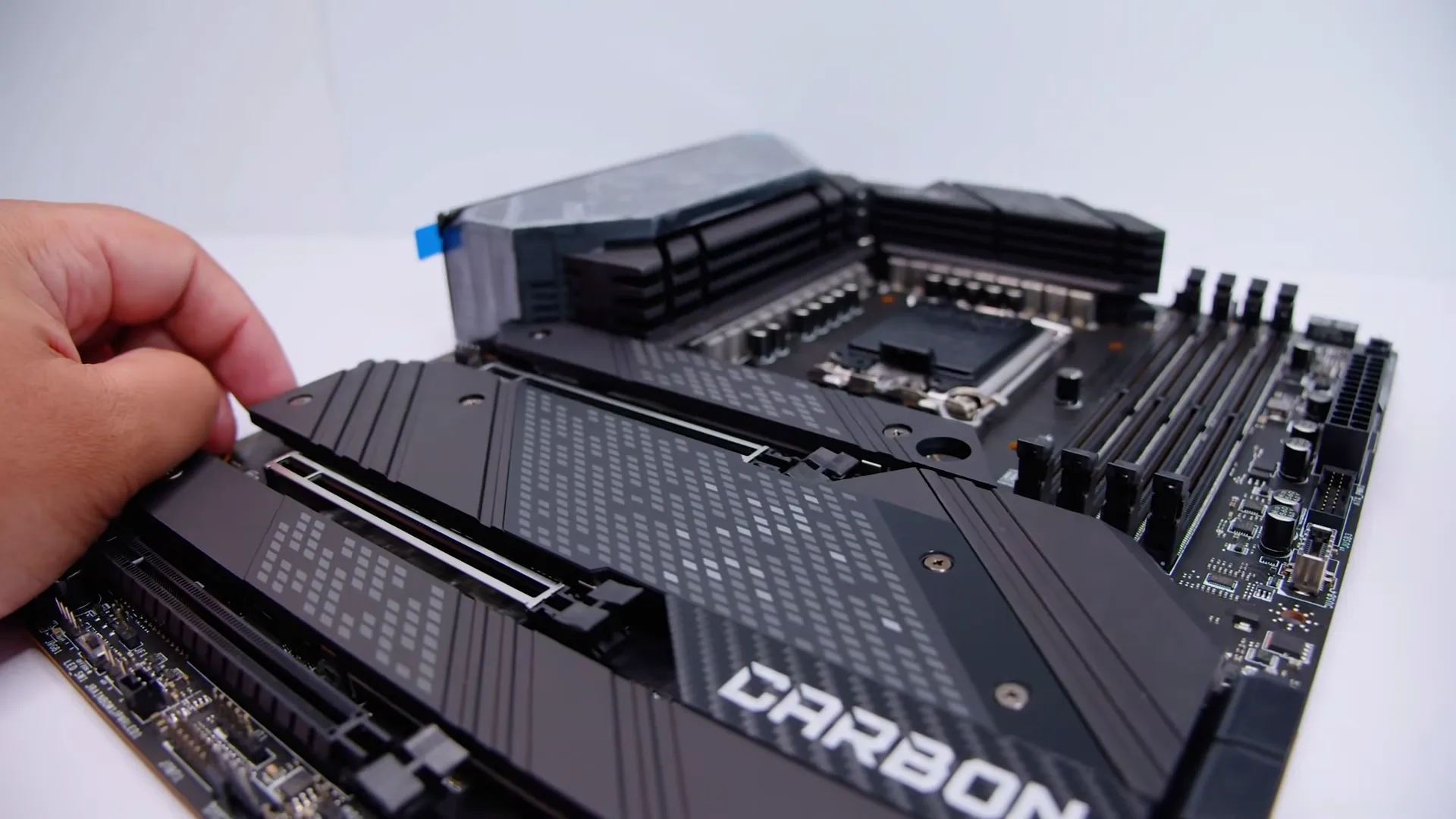 MSI MPG Z690 Carbon